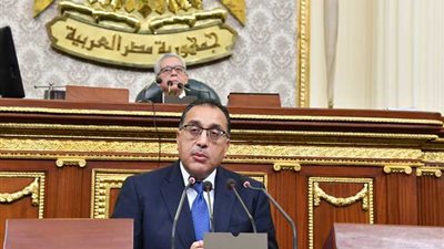 سؤال برلماني لـ رئيس الوزراء بشأن انخفاض قيمة الجنيه وإجراءات الحماية الاجتماعية