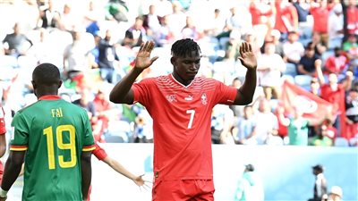 وُلد يوم عيد الحب في الكاميرون وبدأ حارس مرمى.. من هو بريل إمبولو مهاجم سويسرا؟