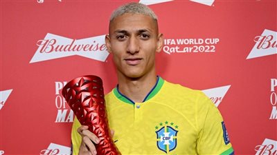 ريتشارليسون يفوز بجائزة أفضل لاعب في مباراة البرازيل وصربيا 