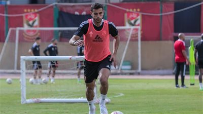 فحص طبي لـ حمدي فتحي لتحديد موقفه من مباراة القمة