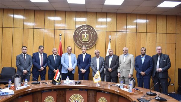 وزير القوى العاملة