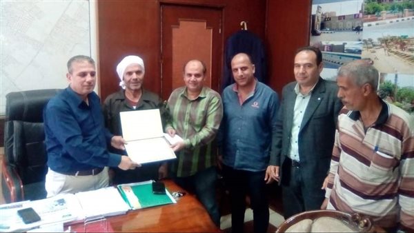 تكريم عامل النظافة