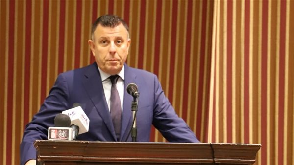 رئيس جامعة عين شمس