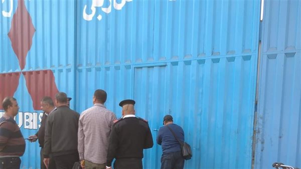 غلق وتشميع مخزن قطع