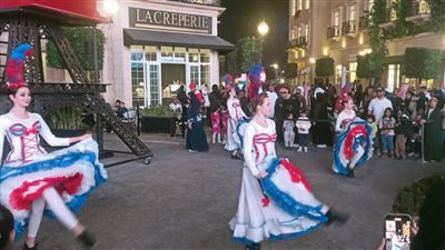 بين سحر الشرق وغموض الغرب.. رقصات ورحلات في 10 دول داخل بوليفارد وورد بموسم الرياض | صور