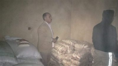 تحرير 15 محضرًا وضبط 5 أطنان سكر تمويني خلال حملات تموينية بالمنيا