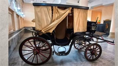 مخصصة لتنزه الملكات.. تعرف على العربة فيزافي لأميرات الأسرة المالكة