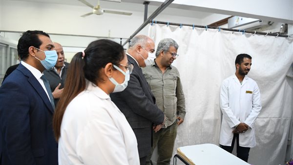 محافظ قنا يفاجئ المستشفى