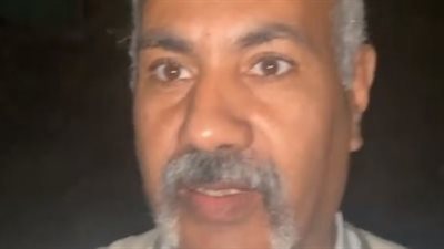 انتشال جثمان شاب ضحية العقار المنهار بإمبابة.. وشاهد عيان: كان شغال في الخردة وبيكسر علشان حتة حديد | بث مباشر