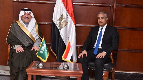 وزير القوى العاملة