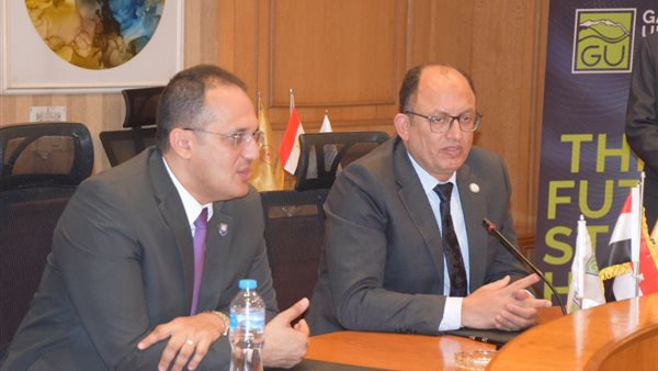 جانب من توقيع البروتوكول