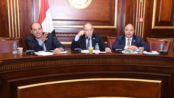 لجنة الصحة بالشيوخ