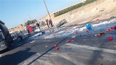 إصابة شخصين إثر تصادم سيارتين نقل بقنا