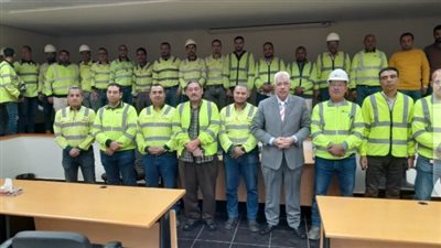 القوى العاملة تنظم زيارة ميدانية لمصنع أسمنت أسيوط.. وتقدم برامج تدريبية للعمال 