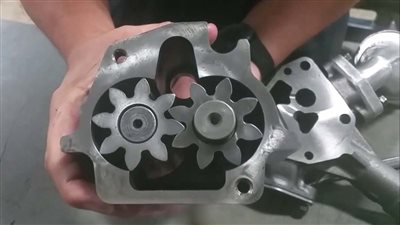 3 علامات تدل على تلف طرمبة الزيت