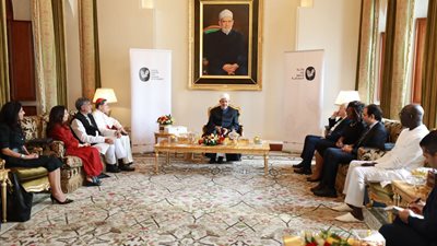 شيخ الأزهر يلتقي أعضاء لجنة تحكيم جائزة زايد للأخوة الإنسانية 2023