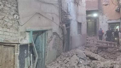 انهيار منزلين بسبب التنقيب عن الآثار بأسيوط | صور