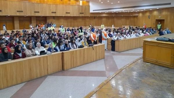 جانب من الندوة 