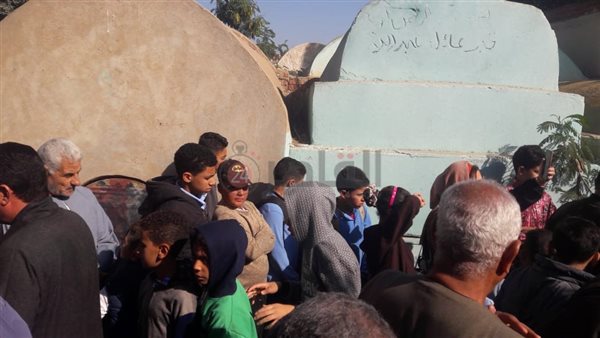 طلاب أقدم محفظ قرآن