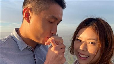 زواج في السماء.. مشاهد رومانسية على متن رحلات البالون الطائر بالأقصر | صور