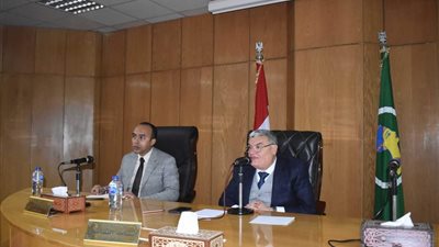 محافظ المنيا يؤكد على توصيل المرافق لمشروعات حياة كريمة عقب الانتهاء منها