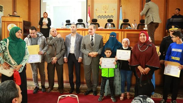 محافظ كفر الشيخ يكرم