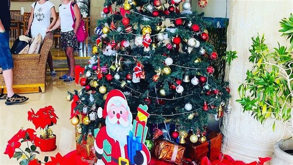 شجر الميلاد وبابا