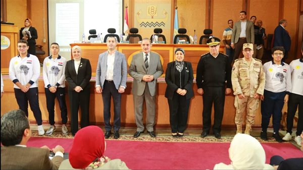 محافظ كفر الشيخ يكرم