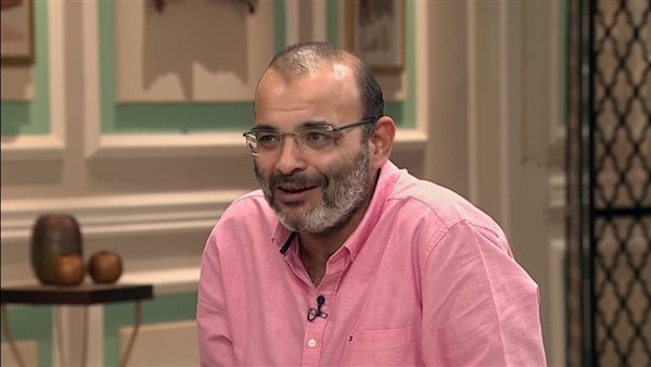  أيمن بهجت قمر