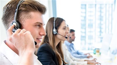 شركة عقارية تطلب موظفات وتشترط عليهن التعيين مقابل عدم ارتداء الحجاب 