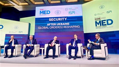 السفير حسام زكي: الدول العربية تسعى للحفاظ على توازن صعب بعلاقاتها الدولية في ضوء الحرب الأوكرانية