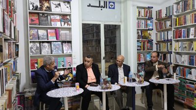 طه الذي رأى.. المشاركون في حفل التوقيع: الرواية تتسم بالجرأة وتعتمد على الفلاش باك