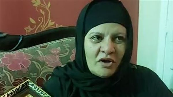 والدة الطفل