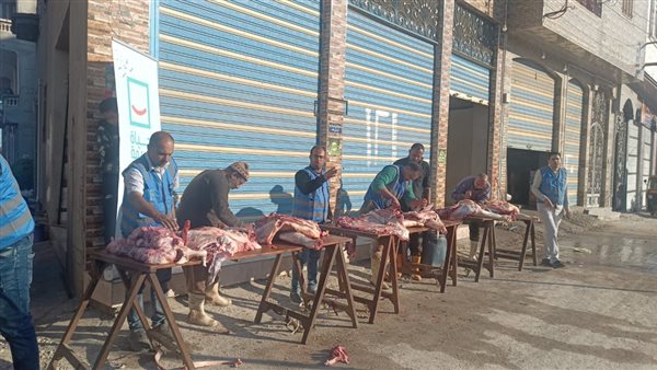 مائدة إطعام لأهالي