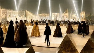 أهرامات الجيزة تستضيف عرض دار الأزياء الفرنسية الفاخرة ديور Dior