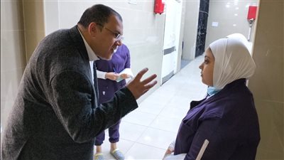 استبعاد 5 ممرضين بمستشفى السويس وخصم 15 يومًا من راتبهم بسبب الإهمال | بث مباشر