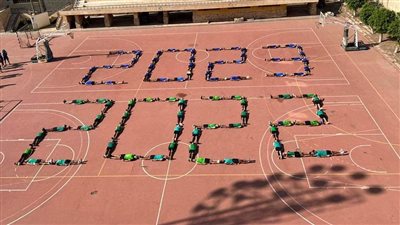 2022 – 2023.. طلاب جامعة الزقازيق يكتبون دفعة تخرجهم بأجسادهم | صور