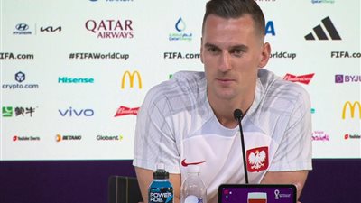 نجم بولندا: علينا شراء دراجات نارية لإيقاف سرعة كيليان مبابي