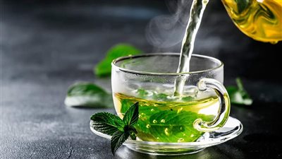 فوائد الشاي الأخضر وأضراره.. يحمي القلب وتحذير للحامل 