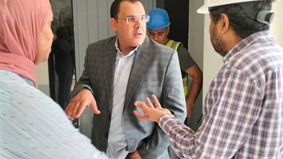 لتقاعسهم في خدمة المرضى.. استبعاد ومجازاة 5 من ممرضي طوارئ مستشفى السويس العام