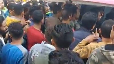 انهيار والد عريس المحلة المنتحر داخل شقة الزوجية خلال تشييع جثمانه | بث مباشر