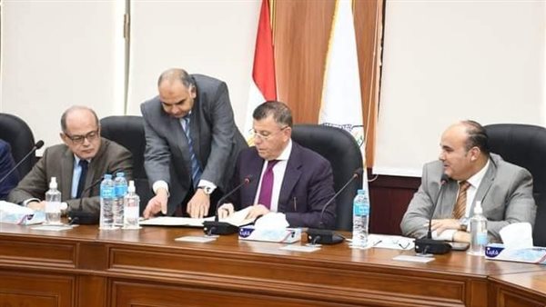 رئيس جامعة عين شمس