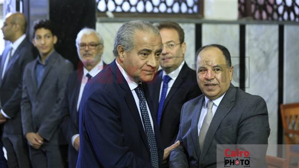 وزير التموين يقدم