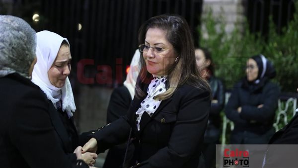 وزيرة التخطيط تقدم