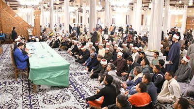 بحضور 6 من كبار الفقهاء.. إقبال كبير على مجلس الفقه في ثاني انعقاد له بمسجد الحسين 