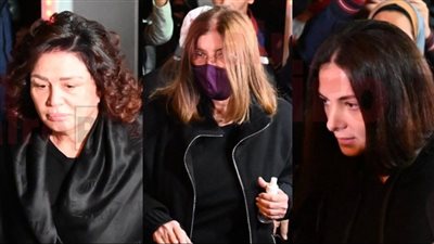 إلهام شاهين ودنيا سمير غانم وميرفت أمين في عزاء الإعلامي مفيد فوزي بكنيسة المرعشلي