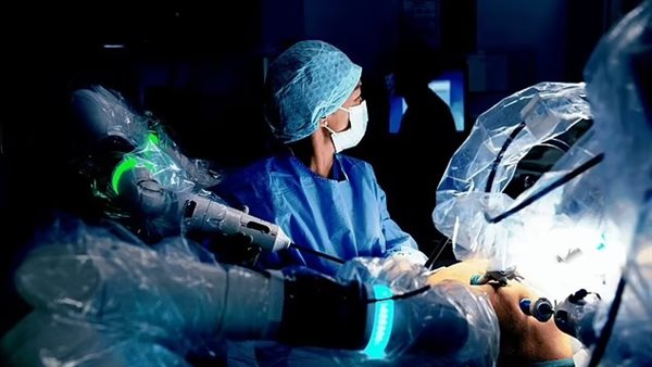 روبوت يزيل ورم سرطاني