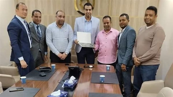 الشاب عرفة حازم 