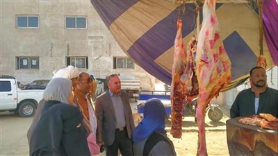 افتتاح منفذين لبيع المواد الغذائية بأسعار مخفضة بمركز سمالوط في المنيا