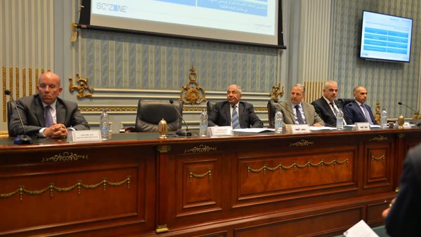 اجتماع لجنة الدفاع